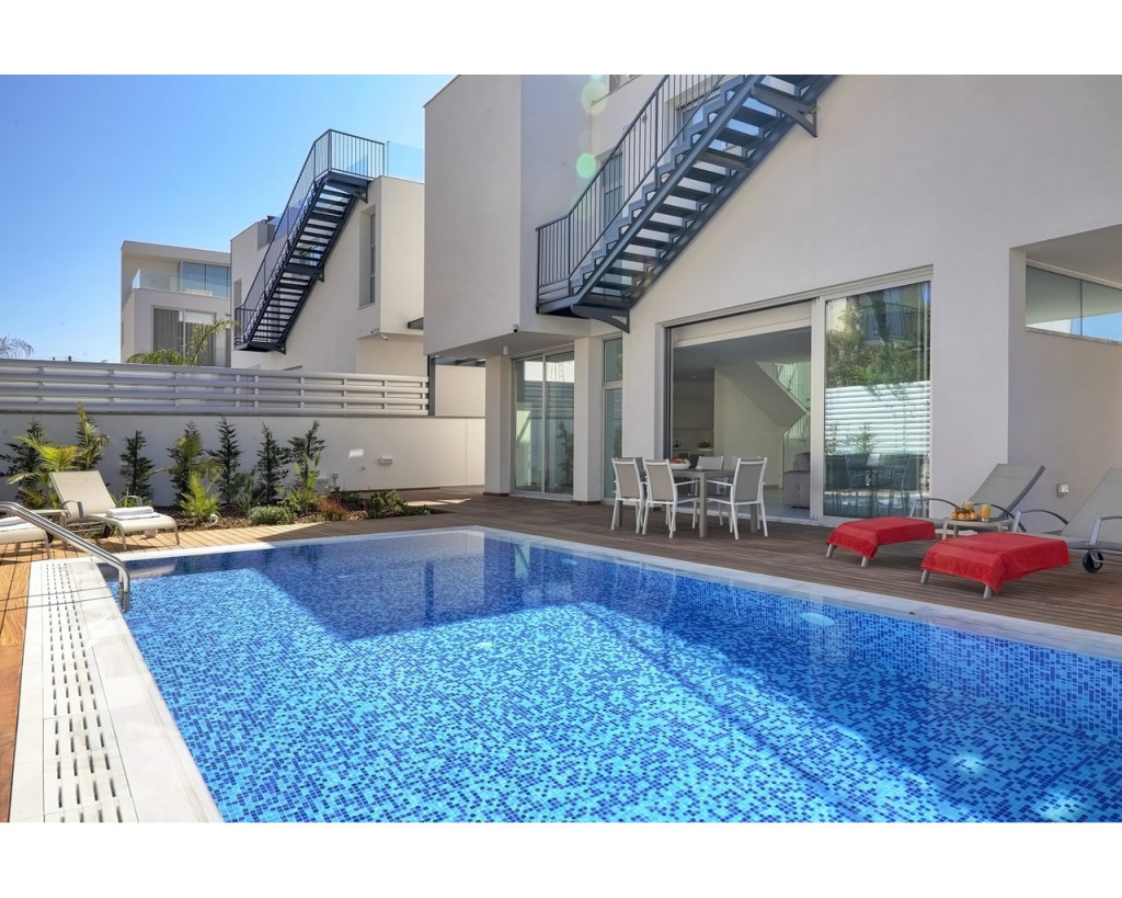 For Sale, House, Mansion/Villa, Famagusta, Paralimni, 160m², 396m², €863,500